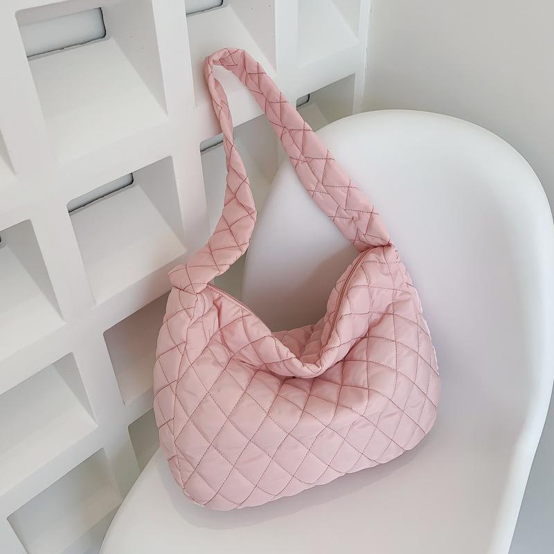 Lebendige Stepp-Hobo-Tasche Verspielte Rautenstepp-Schlauchige Schulter-Crossbody-Tasche, Schick & Perfekt für Frauen zur Aufwertung täglicher Outfits