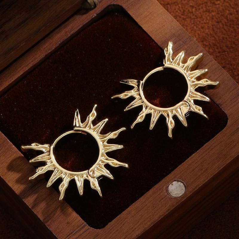 

Bohemian Gold Color Flower Hollow Hoop Earrings for Women Fashion Metal Sun Ear Buckle Earrings Beach Vacation Charms Zircon