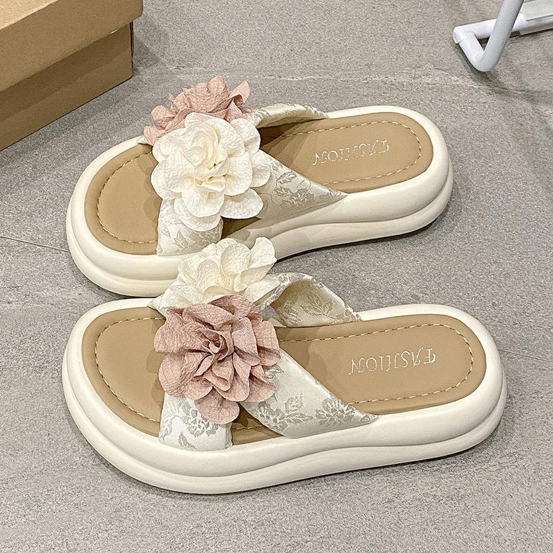 Two-color Flower Platform Slippers Women's Summer New Flat-bottomed Student Fashion Beach Cool Slippers