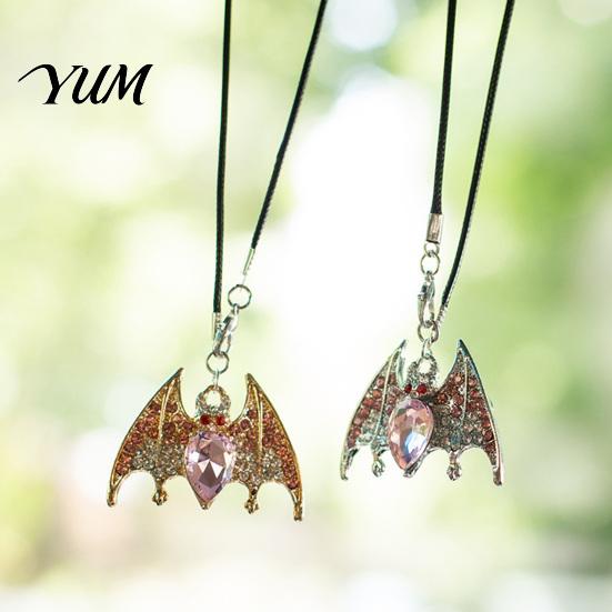 Holiday Car Gift Bling Rhinestone Bat Hanging Accessories, Halloween Sparkly Rear View Interior Decoration Mirror Charm, Cute Ornament for Men