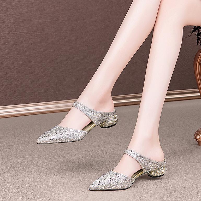 Pearl Rhinestone Bag Head Flat Heel Cool Slippers Women's Summer Fashion 2025 Thick Heel Low Heel Large Size Lazy Half Slippers