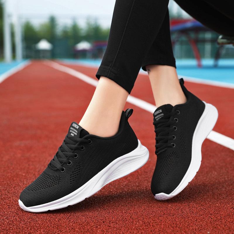 Spring and Summer New Hollow Lightweight Soft-soled Sports Casual Shoes Mesh Breathable and Comfortable Running Shoes