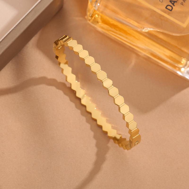 

Браслет-бенгл с ромбовидной застежкой в виде змеи с покрытием из 18-каратного золота из титановой стали