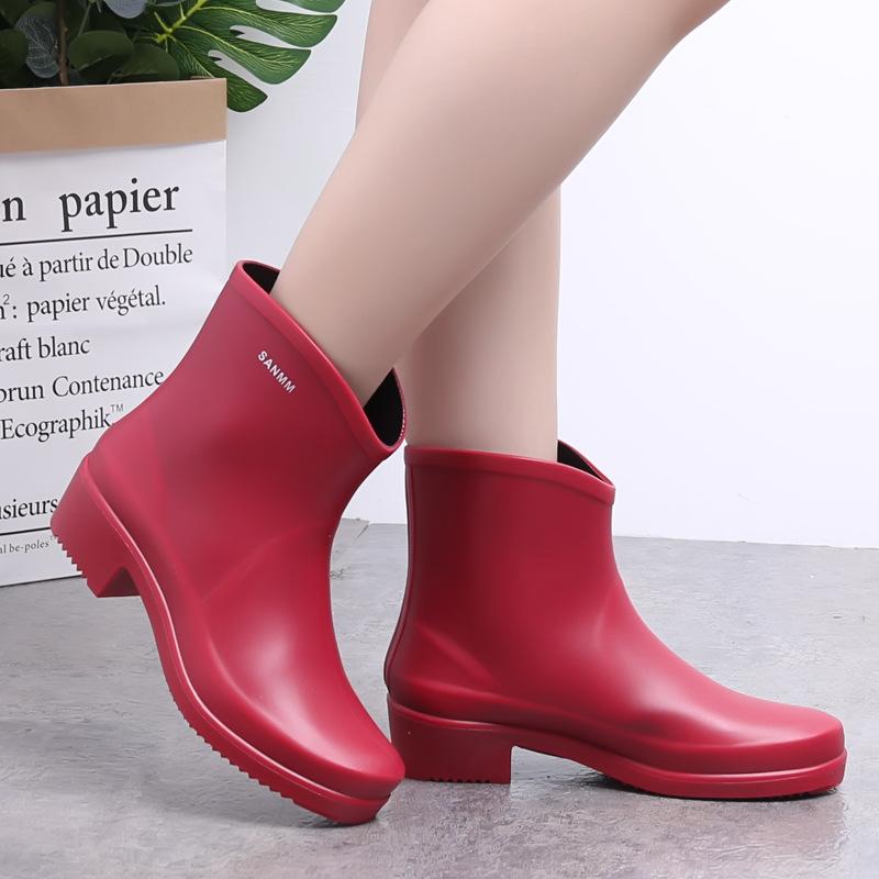 

Водная обувь Япония и Южная Корея средний каблук короткие дождевые ботинки женские низкие голенища толстая подошва увеличивающие рост резиновые сапоги водные ботинки нескользящая резиновая обувь 41 красный