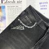Damenjeans mit Streetstyle-Strasssteinen, dehnbar, schmal geschnitten, besticktes Totenkopf-Design, gerade Hosenbeine