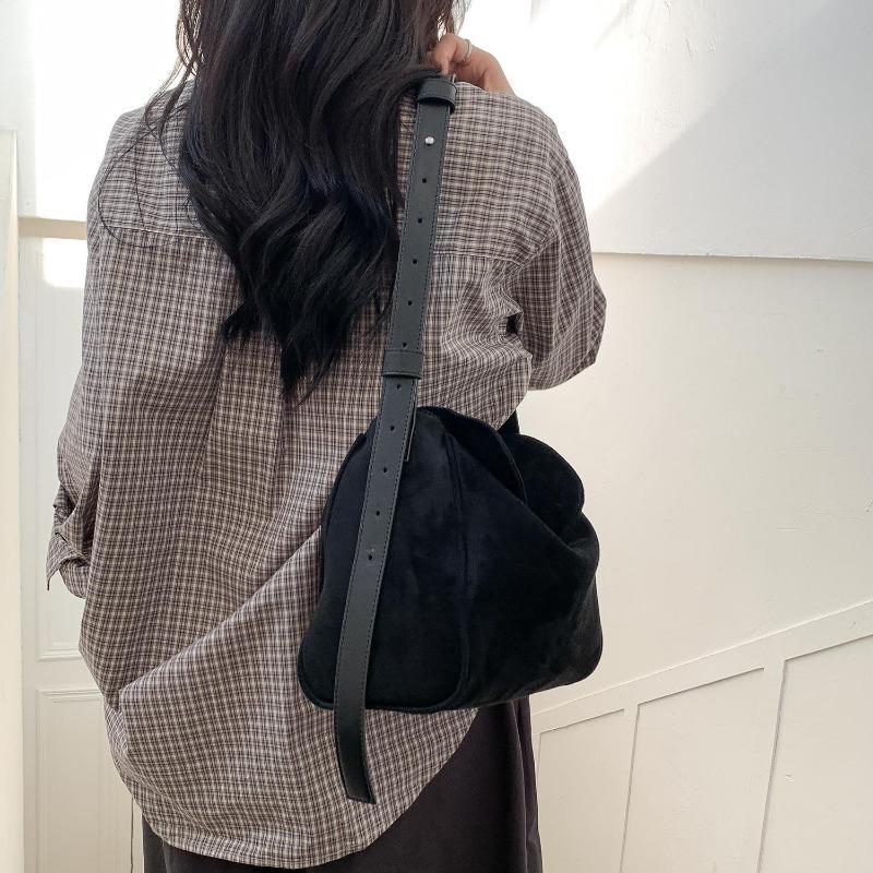 Nischen-Wildledertasche Retro Muschel Herbst und Winter neue kleine quadratische Tasche Damen einfarbig vielseitig tragbare Umhängetasche