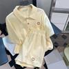 2 szt./zestaw Damski letni zestaw: top i szorty, zapięcie na guziki, wykładany kołnierzyk, krótkie rękawy, styl preppy, T-shirt, elastyczny pas, luźny, boczna kieszeń