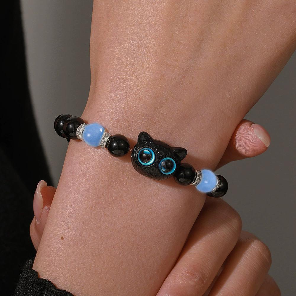 Niedliche Cartoon Katze mit großen Augen Leuchtarmbänder Leuchten im Dunkeln Fluoreszierendes Anhängerarmband für Frauen Paar Freundschaftsschmuck