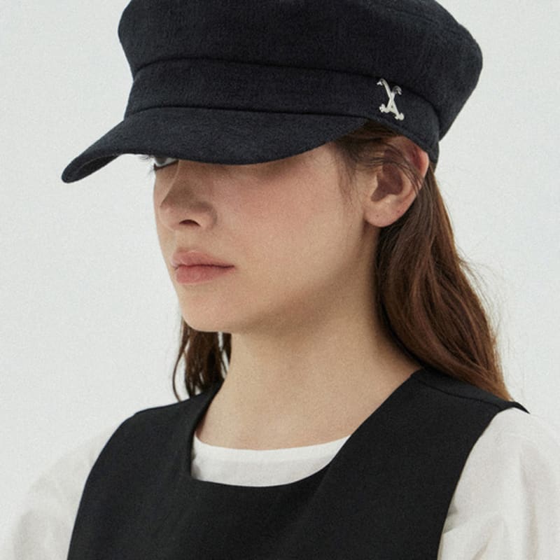 

VARZAR VA Curved Studded Sailor Cap Black FREE