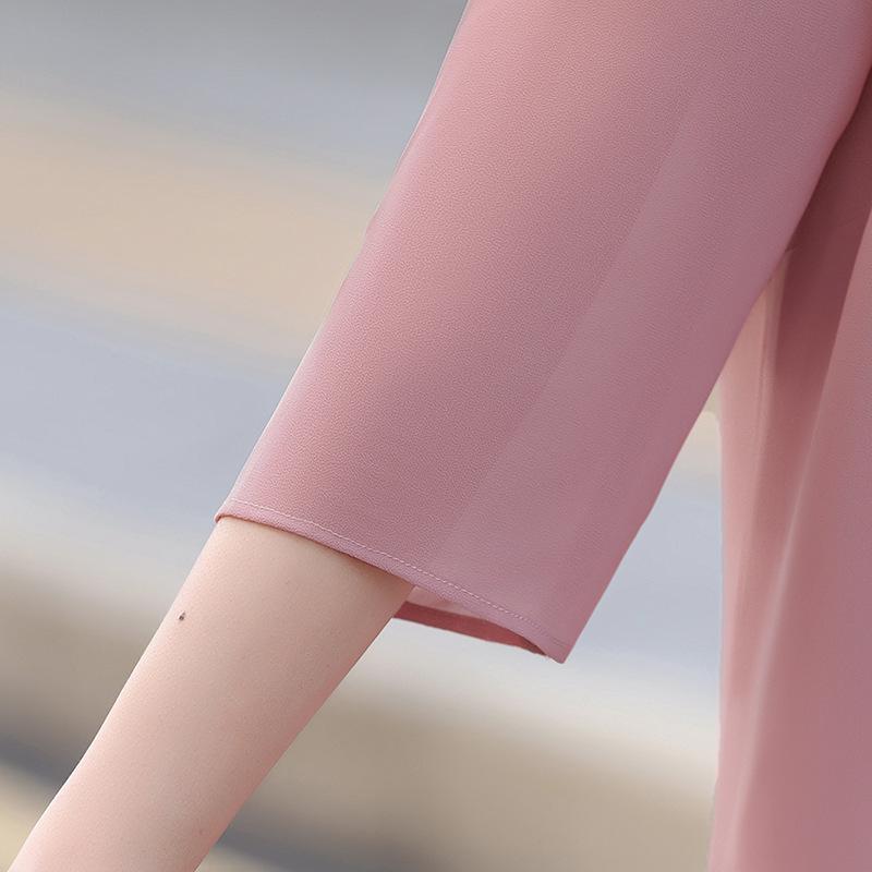 Letnia sukienka z szyfonu: Dwuczęściowy zestaw z krótkim rękawem dla kobiet w średnim wieku