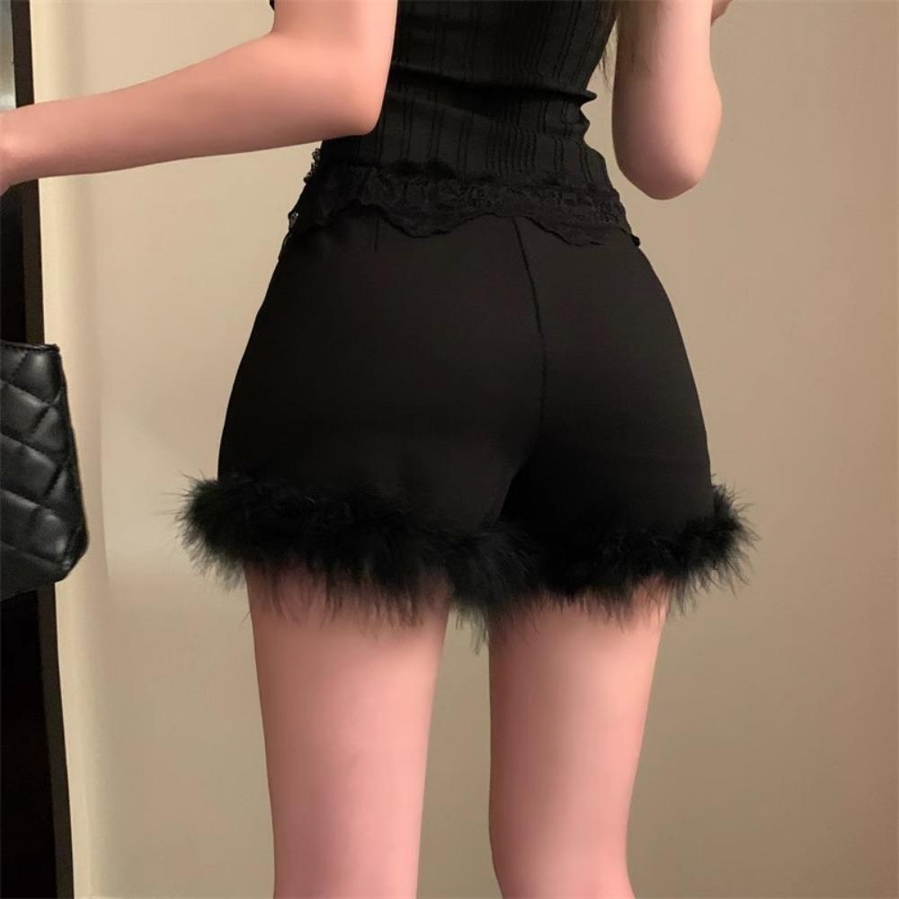 Women's Casual Pants High-end Black Fur Design Patchwork Pants New Spring High Waist Hip Shorts
