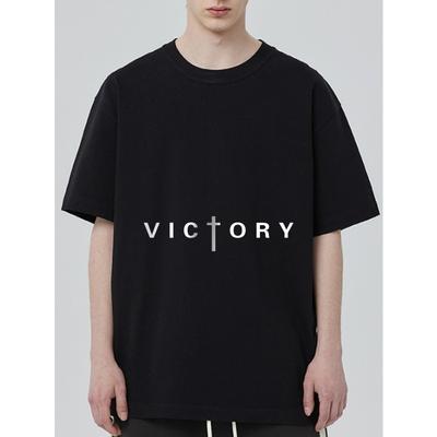 T-shirt Oversize Nera Stampa Croce della Vittoria Streetwear Casual Top da Uomo