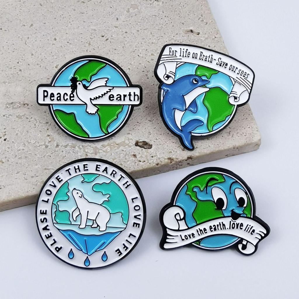 Eco-friendly Cartoon Animal Brooch: Personalized Alloy Earth-Shaped Badge Accessory
