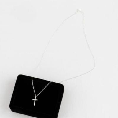 Women's Basic 925 Silver Cross Crucifix Necklace (18926712)