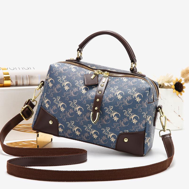 

Сумка сумка-мессенджер женская 2025 новая сумочка на плечо женская сумка маленькая квадратная сумка для матери среднего возраста с чувством зрелости женская сумка