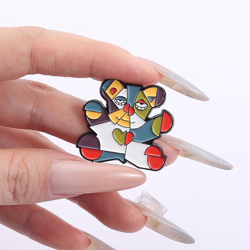 Contemporary Abstract Picasso Art Painting Enamel Pins Geometric Dog Cat Bear Brooches Lapel Badge Jewelry Gifts for Friends