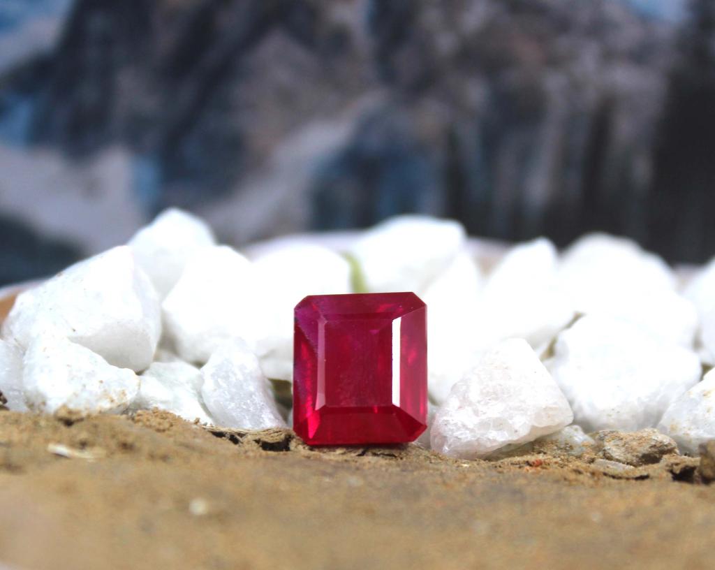 7.40 Carat High-class Quality Emerald Shape Red Ruby Certified Burma Gemstone SN500