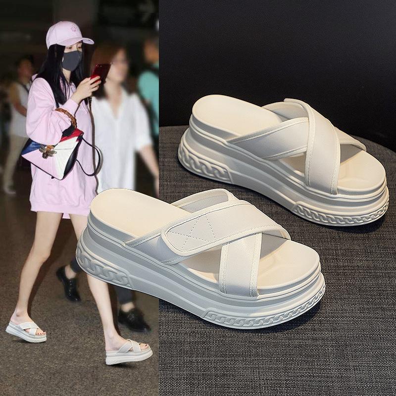 Slippers Women's Summer Sandals 2025 New Thick-soled Muffin Shoes Sandals Fashion Internet Celebrities with Small Fragrant Trend