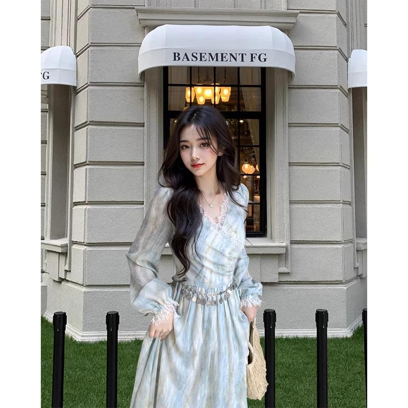 Rochie albastră cu dantelă, cu mâneci lungi, în stil franțuzesc, vopsită prin tehnica tie-dye, pentru femei