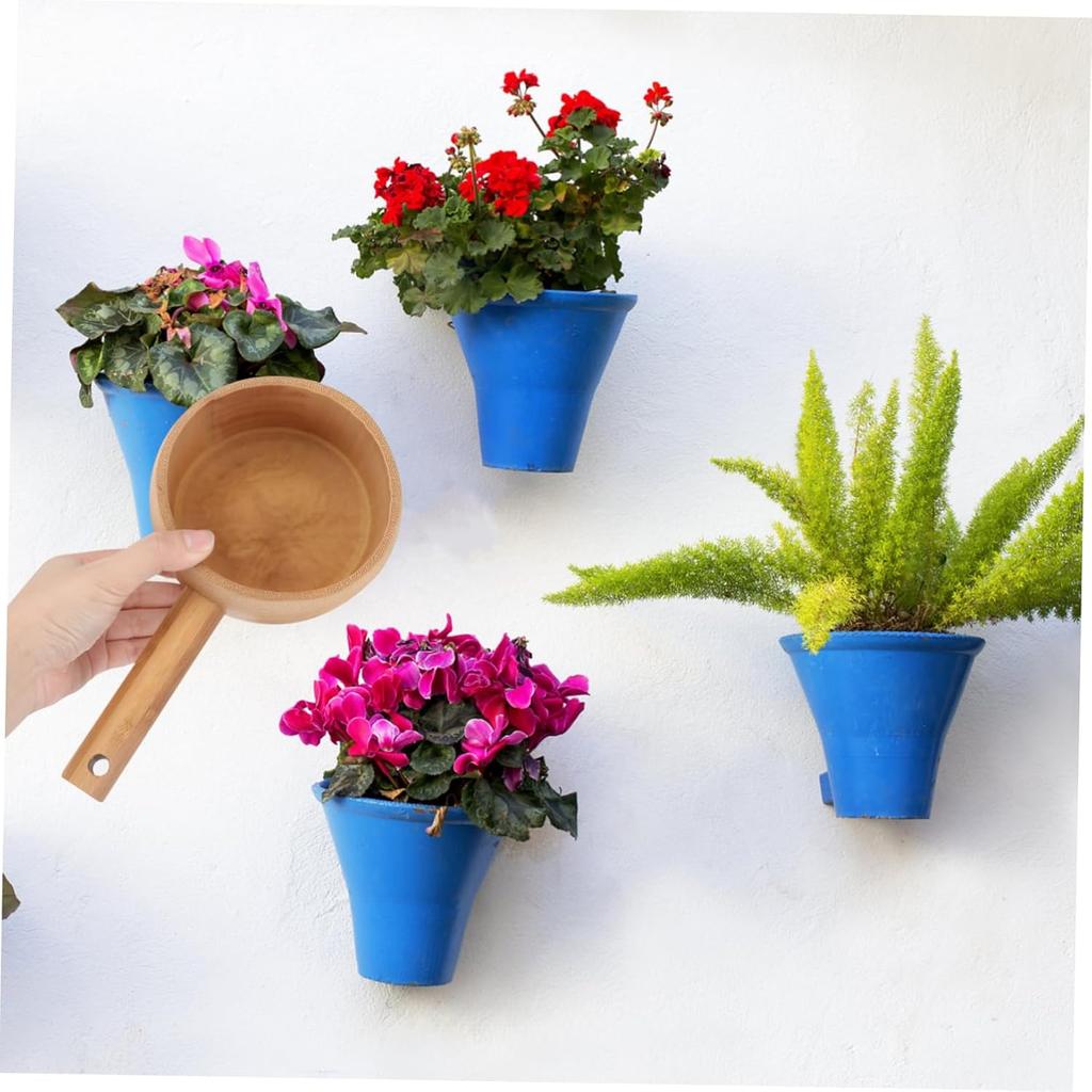 1Pc Bamboo Long Handle Water Ladle Portable Garden Water Scoop for Tea Kitchen and Outdoor Use Chic Design and Material