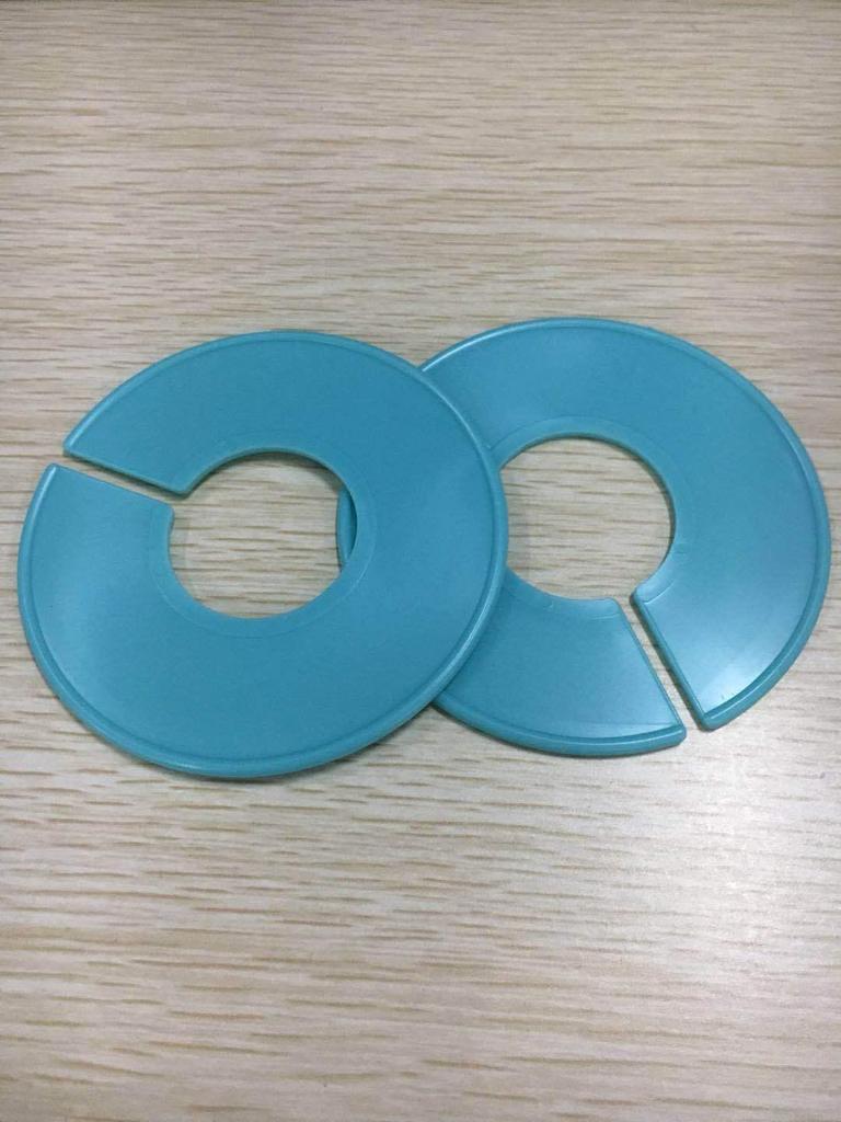 Colorful Plastic Clothing Size Divider Rings - Round Separators for Organizing Clothes