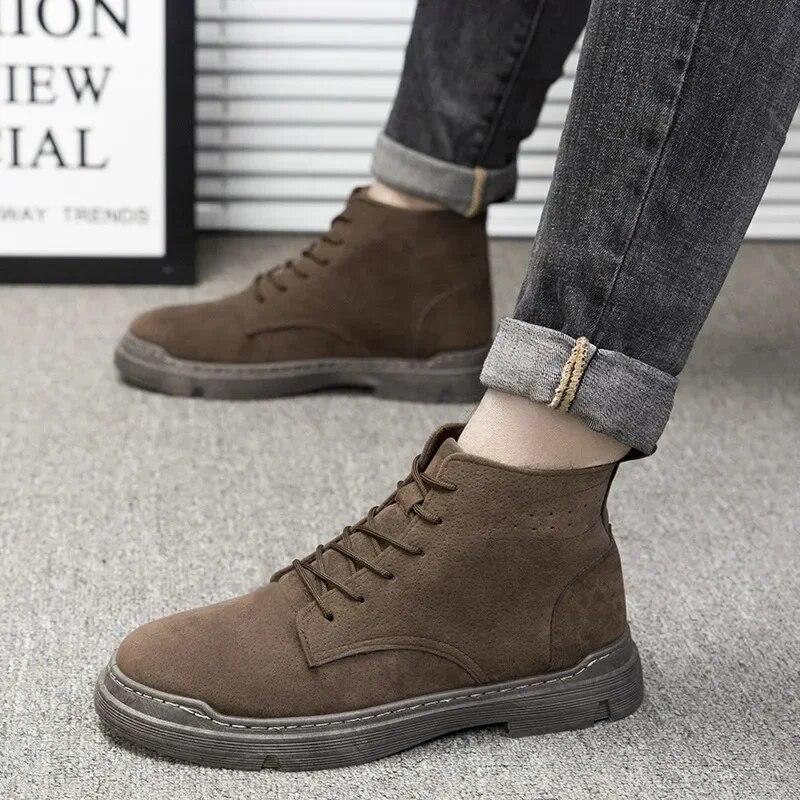 Klassiske vintagestøvler for menn Trend Utendørs High Top Mote britiske korte støvler Reise Fjellklatring Fritidssko