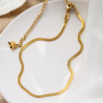 New Light Luxury and Unique Gold Neckchain Design with High Grade Snake Bone Chain Women's Summer Necklace with Collar Chain