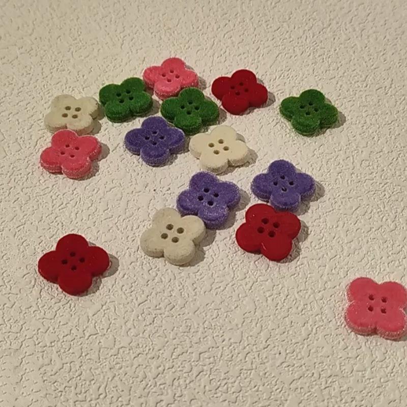 5pcs Fashion Lucky Clover Four-Leaf Clover Shaped Four-Eye Velvet Button Suitable for Winter Coat Fleece Clothing Sewing Decorat