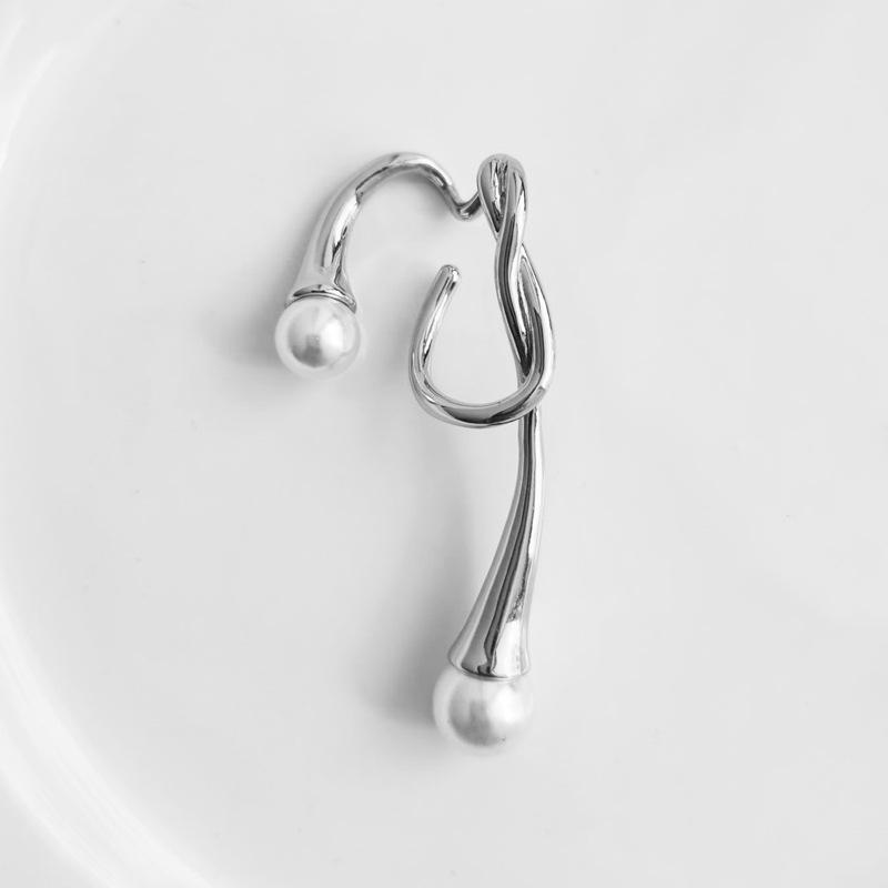 Pearl Ear Clip: Irregular Cold Style No-Piercing Earrings for Women