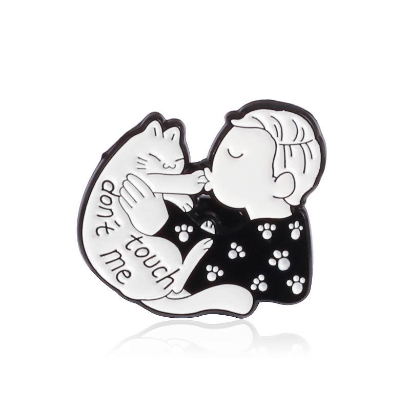 Cat Reading and Playing Brooch: Fashionable and Reflective Cartoon Badge