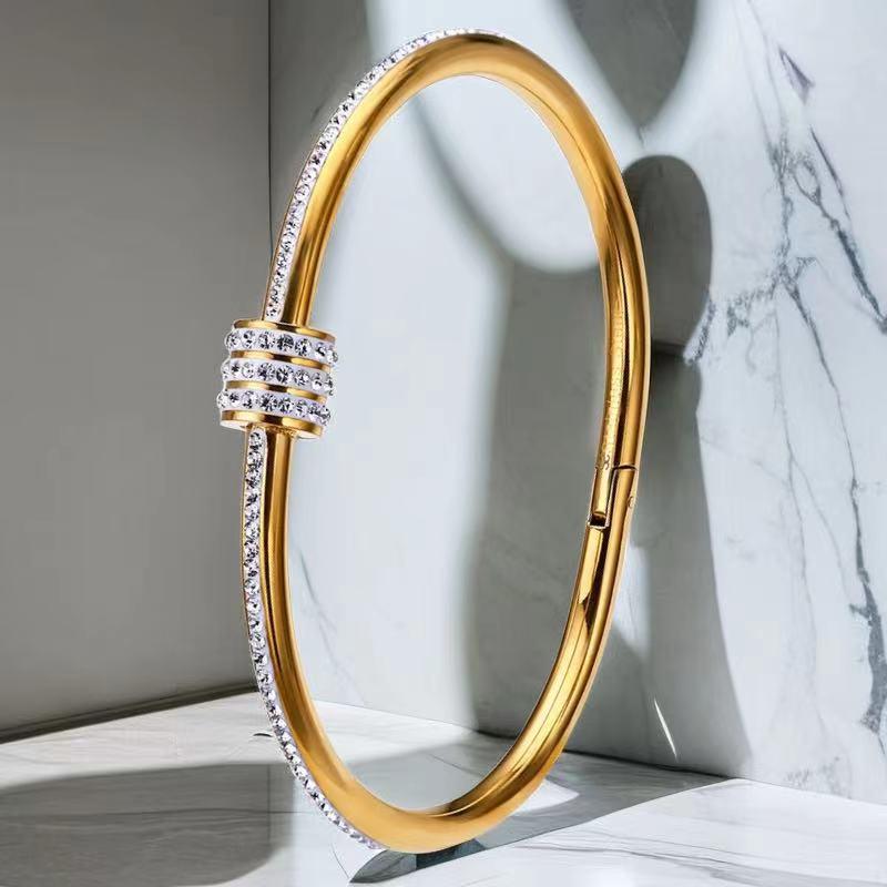 Women's Titanium Steel Bracelet with Inlaid Diamonds - Elegant Starry Design, Non-Fading, INS Style, High-End Full Diamond Bangle.