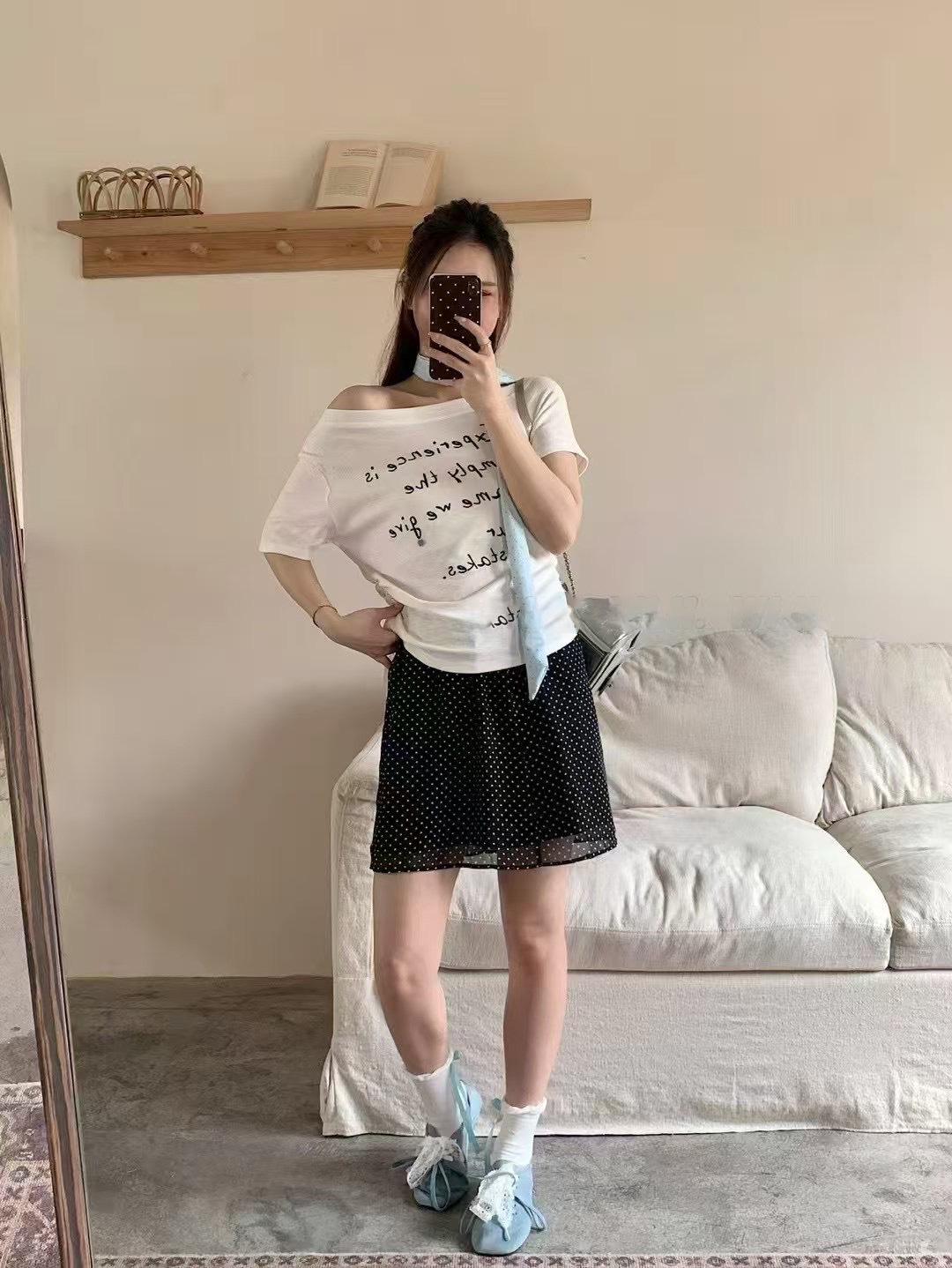 

American Retro Spicy Girl Irregular One-Shoulder Letter Print Plus Size T-Shirt - Women s Waist-Cinched Slimming Top M білий