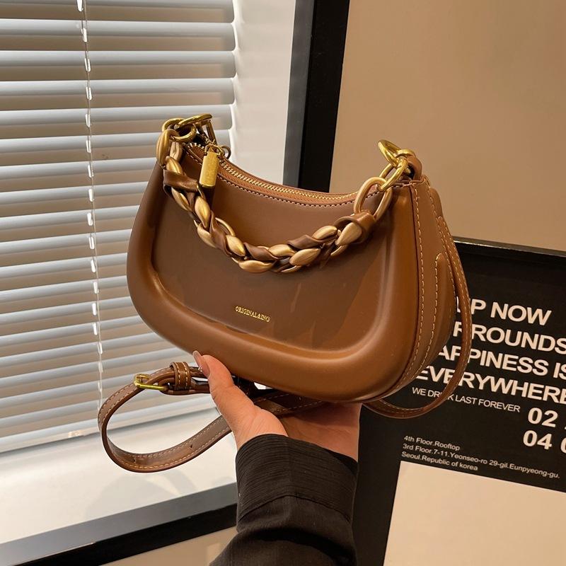 Chain underarm bag women's new fashion retro portable saddle bag high-end versatile shoulder messenger bag