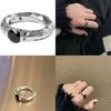 Einzigartiger Japanischer Minimalistischer Gehammerter Schwarzer Zirkonsteinring Für Damen Verstellbare Größe Stilvoller Paarschmuck