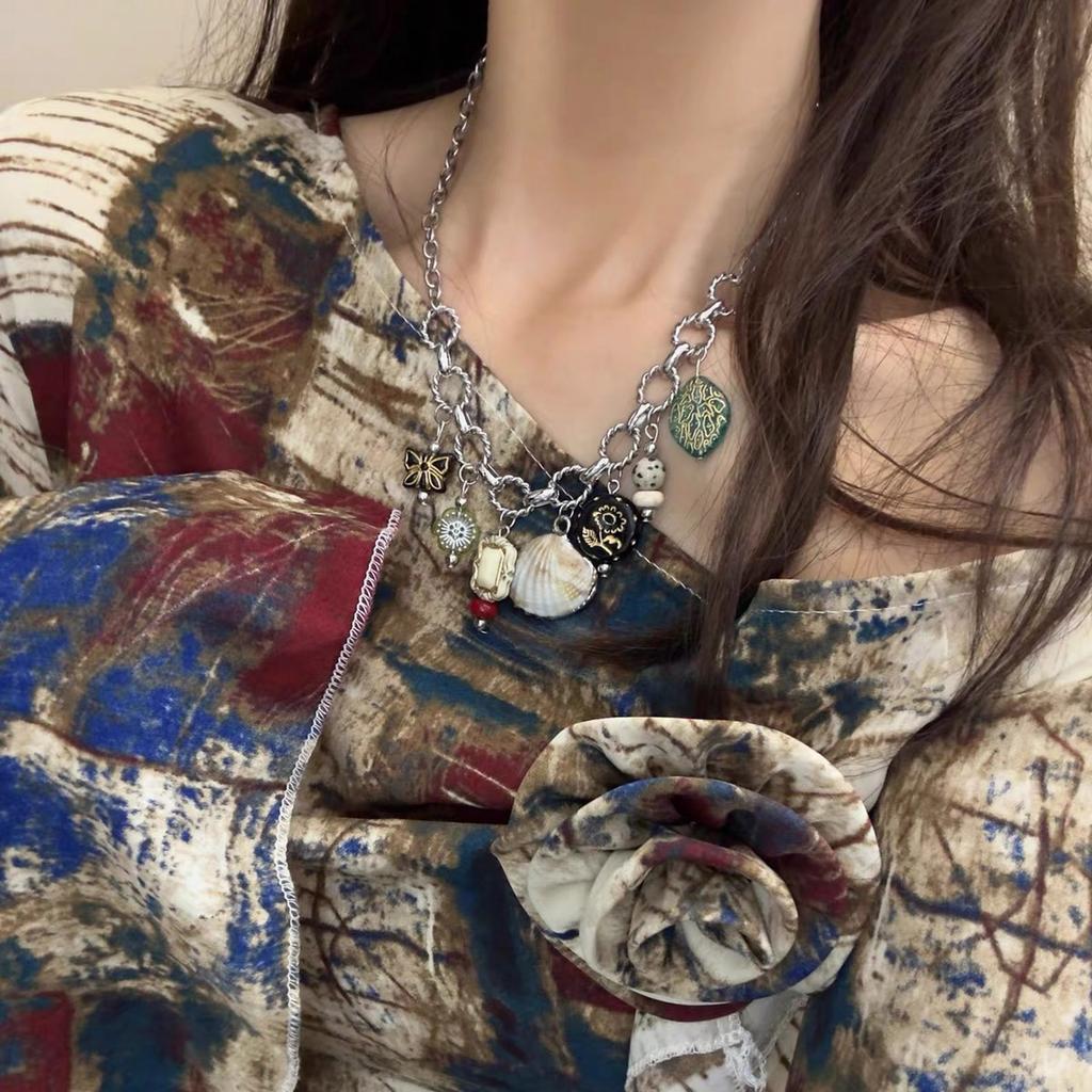 Simple Necklace Fashion Butterfly Pendant Necklace Shell Neck Jewelry Perfect for Youthful Couple or Close Friend