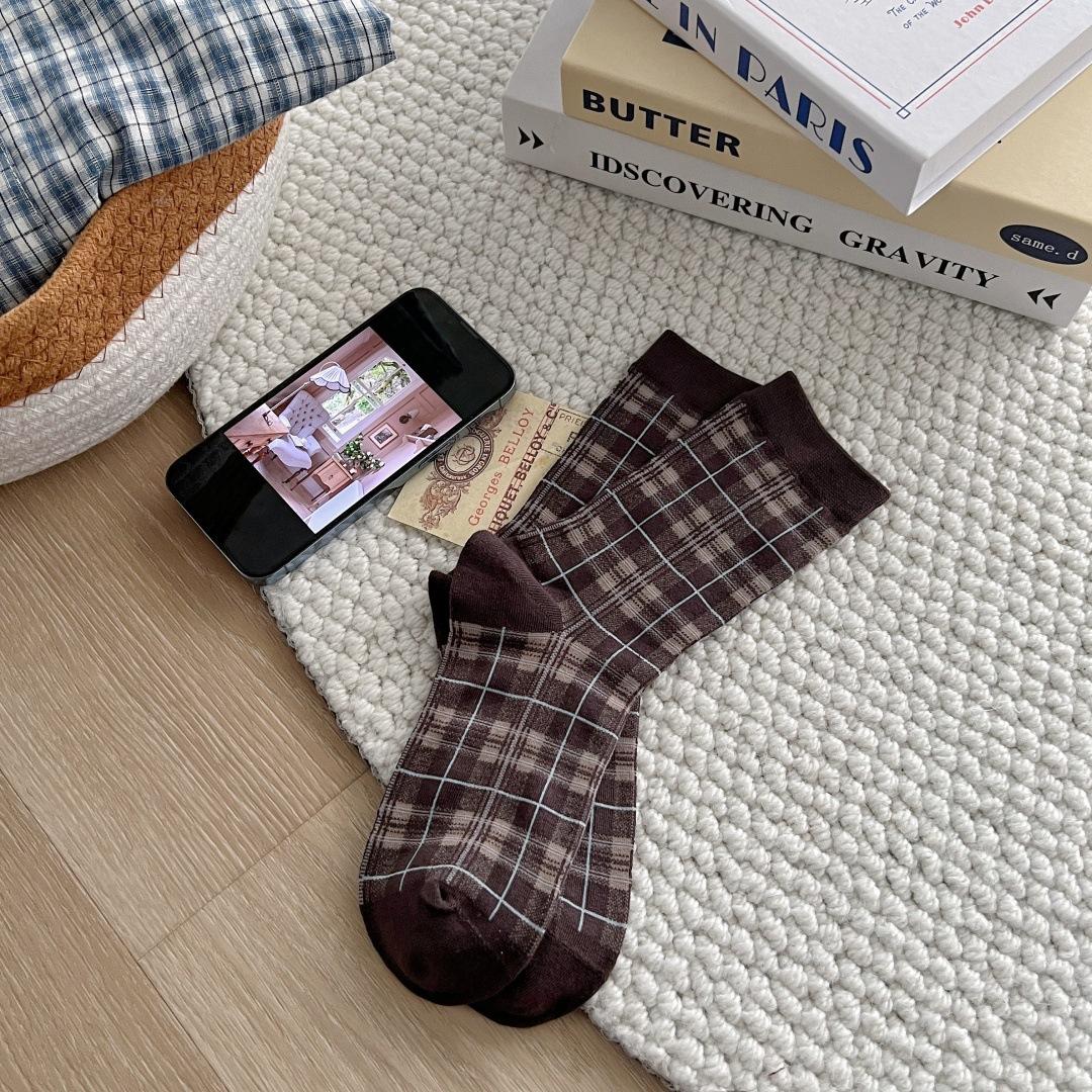 

Autumn And Winter, Japan And Korea Retro Tube Socks, British College Style Plaid Cotton Socks, Thin And Versatile Literary Stockings Trend one size fits all