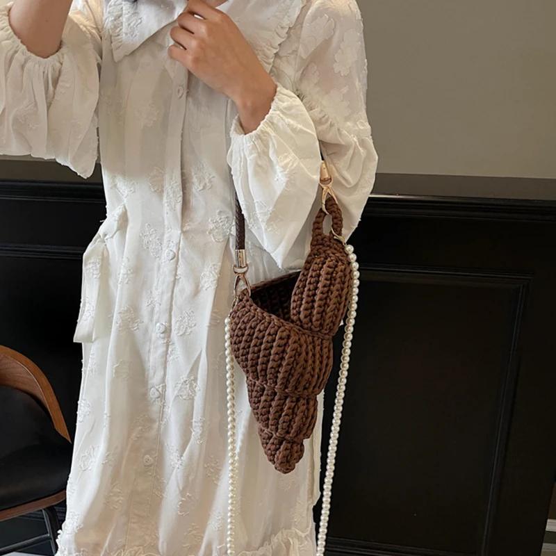Fashion Hand-woven Conch Shell Bag Luxury Pearl Chain Crossbody Bag High-quality Beach Holiday Bags Women Cute Seashell Handbag