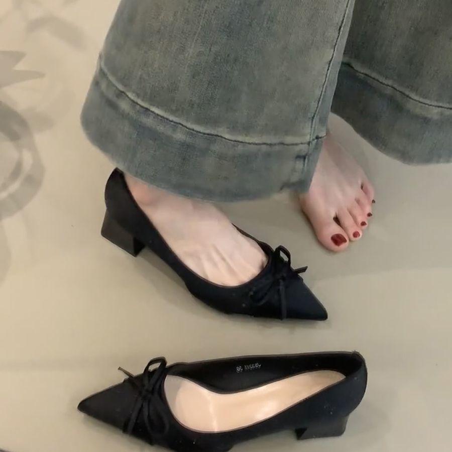 

Pointed temperament high heels women s spring and summer new French gentle bow thick heel single shoes light mouth evening commuter shoes 40 чёрный