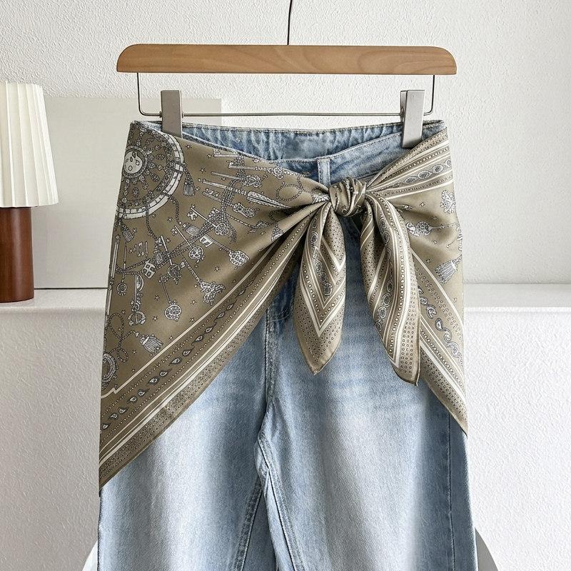 White Floral Small Silk Scarf Triangle Scarf Headscarf Belt Women's Decoration with Skirt Jeans Waist Accessories Fart Curtain