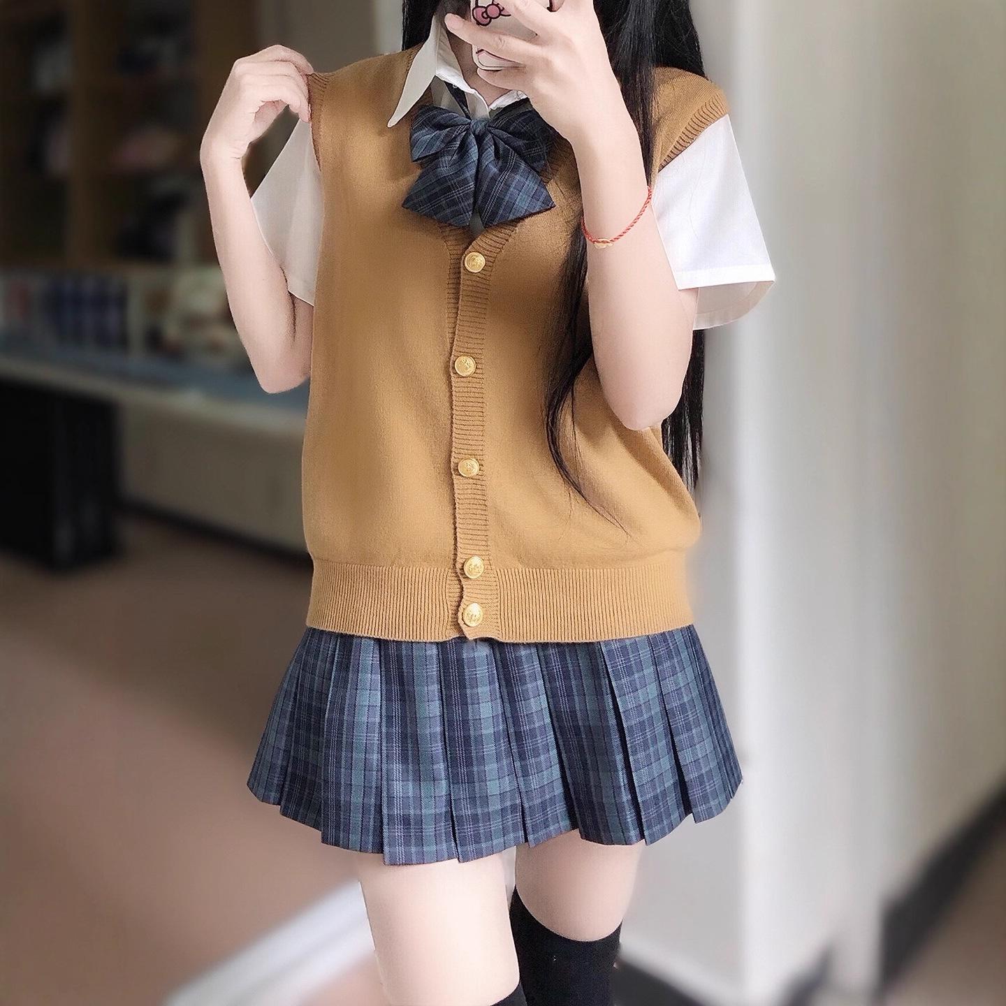 

Japanese Layered JK Waistcoat: Spring & Autumn College-Style Knitted Cardigan One Size L-2XL