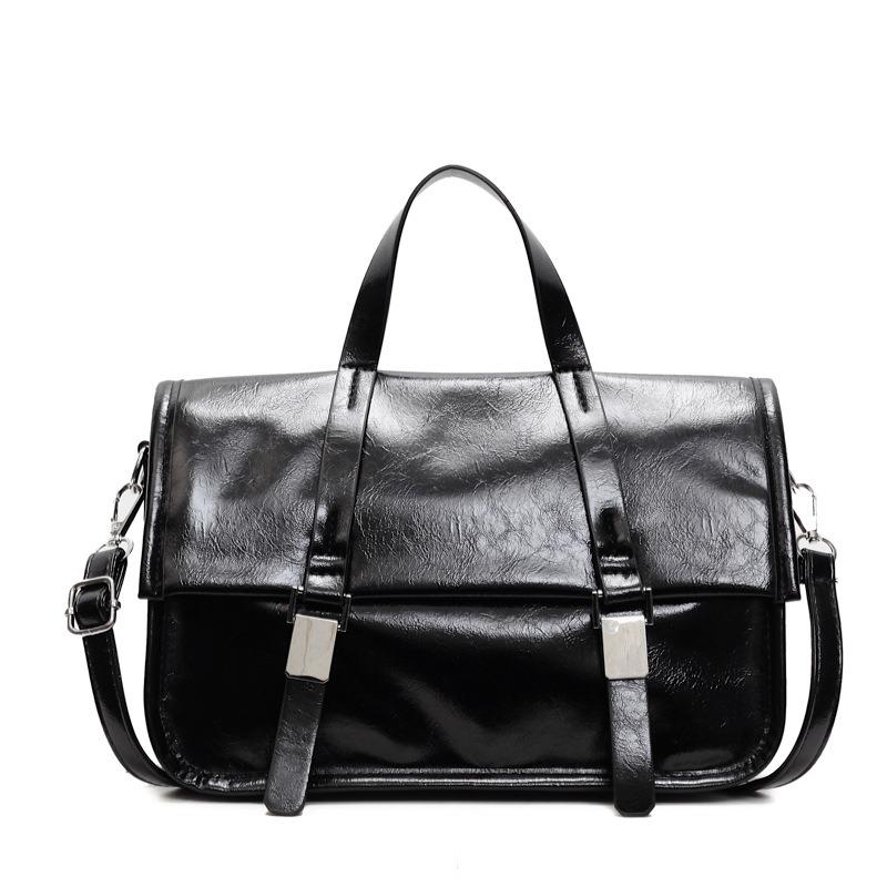 New high-end large-capacity oil wax leather portable messenger bag women's commuting versatile shoulder messenger bag