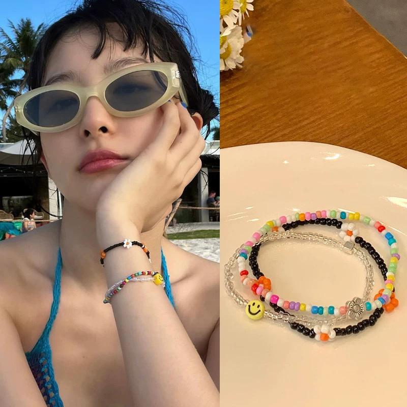 

Браслет из бисера «Цветок-смайлик»