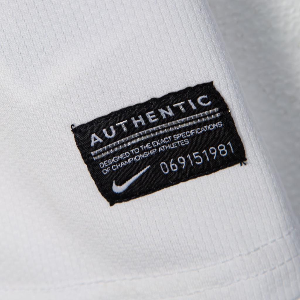 Nike Swoosh Simple Logo Drop Shoulder V-Neck Long Sleeve Knit Sweater Men Sweater White 448192-100