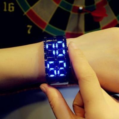 Mode Full Metal Digital Lava Armbandsur Järn Metall Röd LED Samurai för män Pojke Sport Enkel Wathes