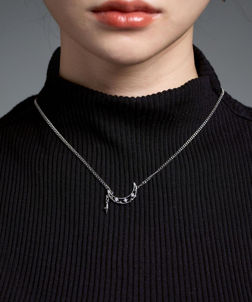 Hawha Drop Half Moon Necklace