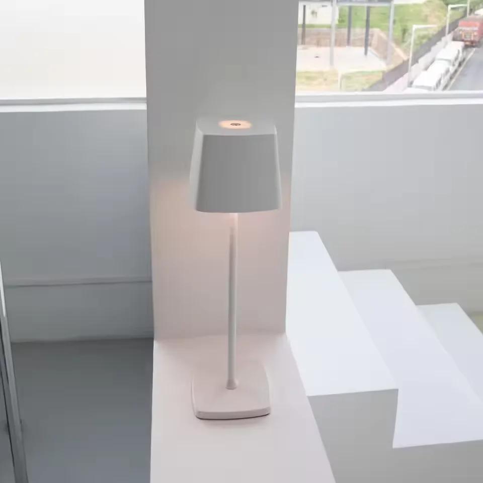 USB Lighting Bar Hotel Restaurant Cordless Table Lamp Acrylic Decoration Rechargeable Cordless Table Lamp in Bedroom