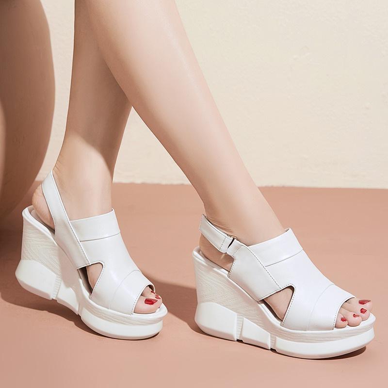 

Женские босоножки на платформе с открытым носком 35 белый
