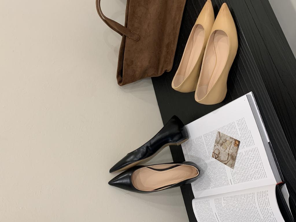 One-word button polished pointed French Mary Jane single shoes 2025 spring new retro low-heeled flat shoes