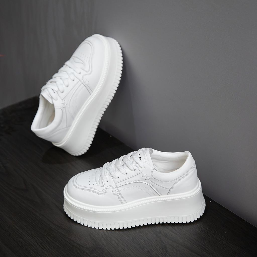 Thick-soled muffin heightening versatile sports little white shoes children with skirts 2025 spring, autumn and summer new popular board shoes