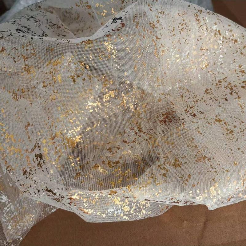 European Style Wedding Birthday Party Hot Stamping Mesh Table Runner Transparent Chiffon Sheer Sequin Tablecloth Hotel Room Holiday Decorat Table Flag